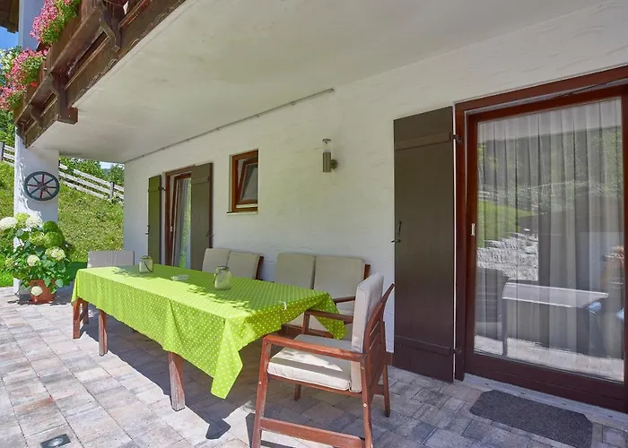 Berganemone Apartament *