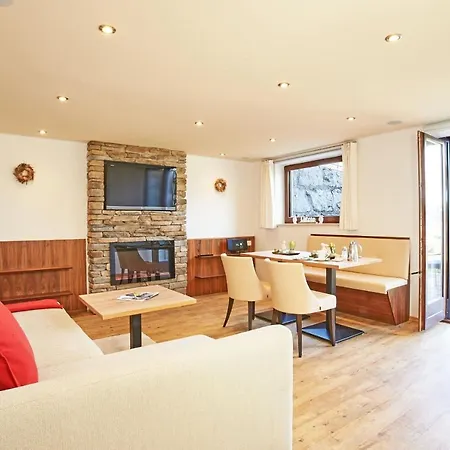 Berganemone Apartment
